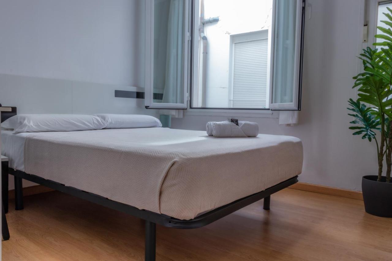 Hotel Ch Rayuela à Madrid Extérieur photo