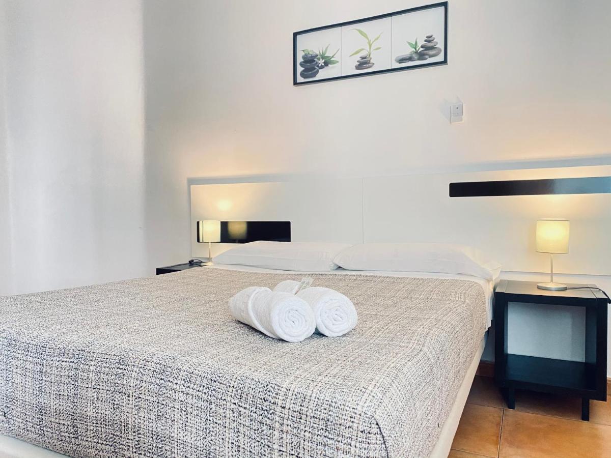 Hotel Ch Rayuela à Madrid Extérieur photo