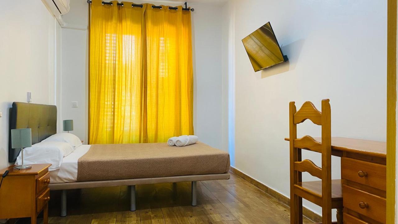 Hotel Ch Rayuela à Madrid Extérieur photo