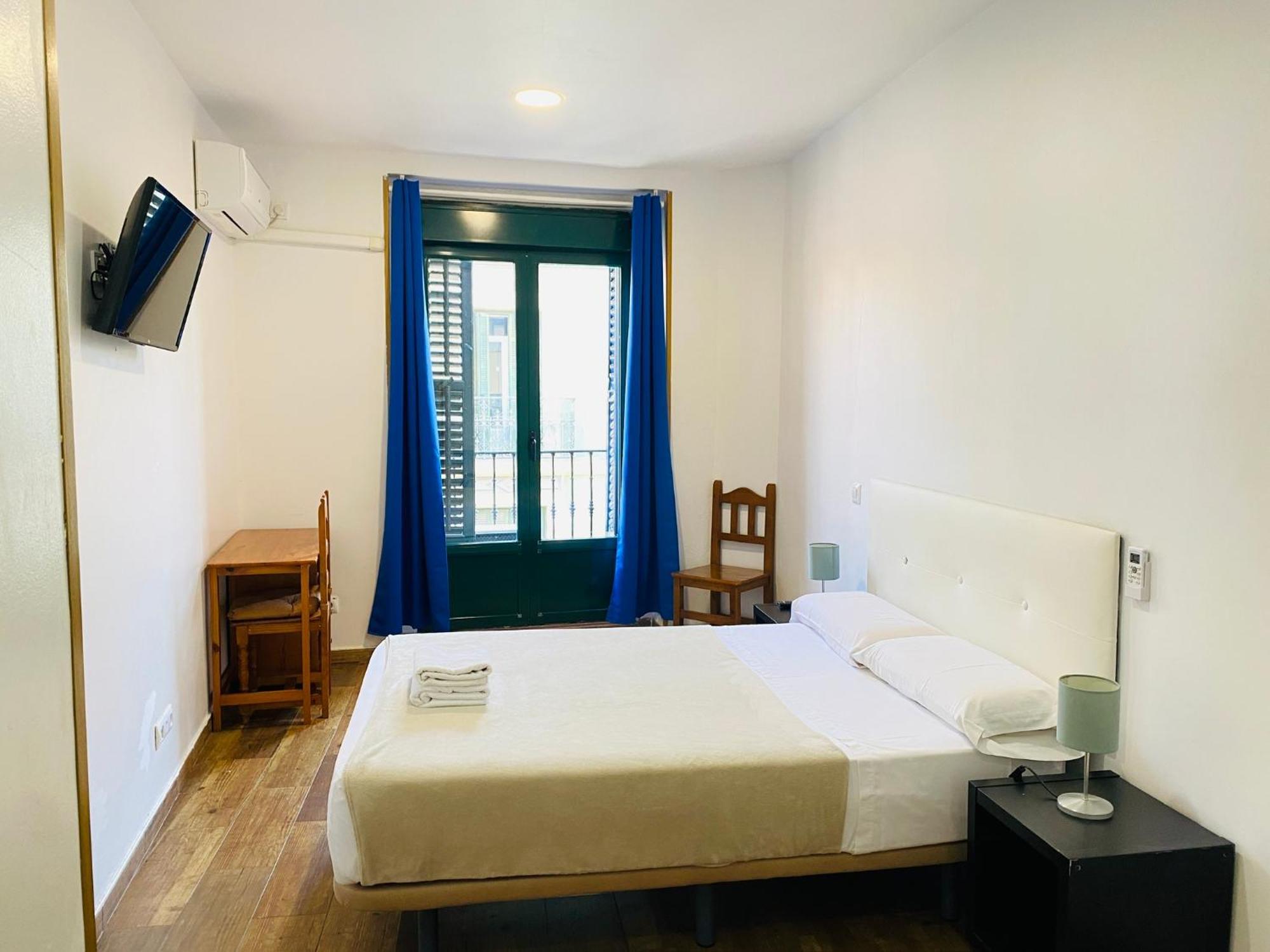 Hotel Ch Rayuela à Madrid Extérieur photo