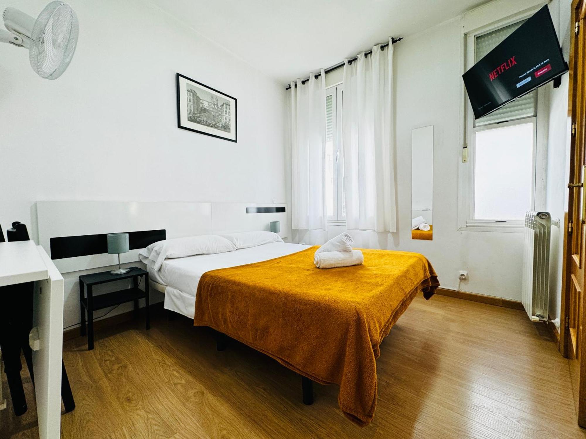 Hotel Ch Rayuela à Madrid Extérieur photo